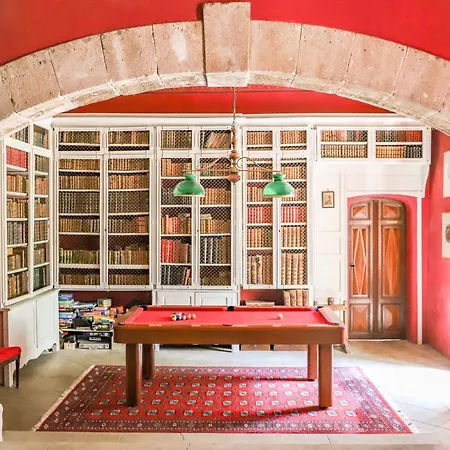 Hébergement de vacances Manoir Envoûtant Dans Le Village D'agel Avec Piscine Privée *