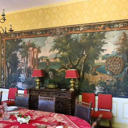 Hébergement de vacances Manoir Envoûtant Dans Le Village D'agel Avec Piscine Privée
